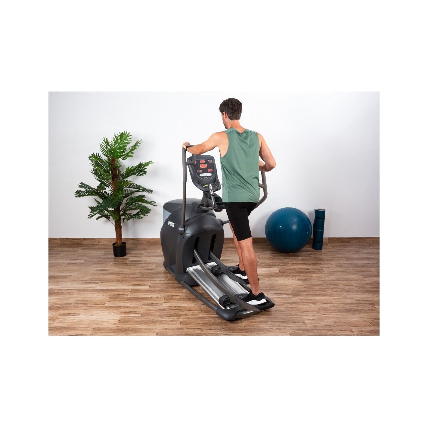 EKA CROSS-TRAINER