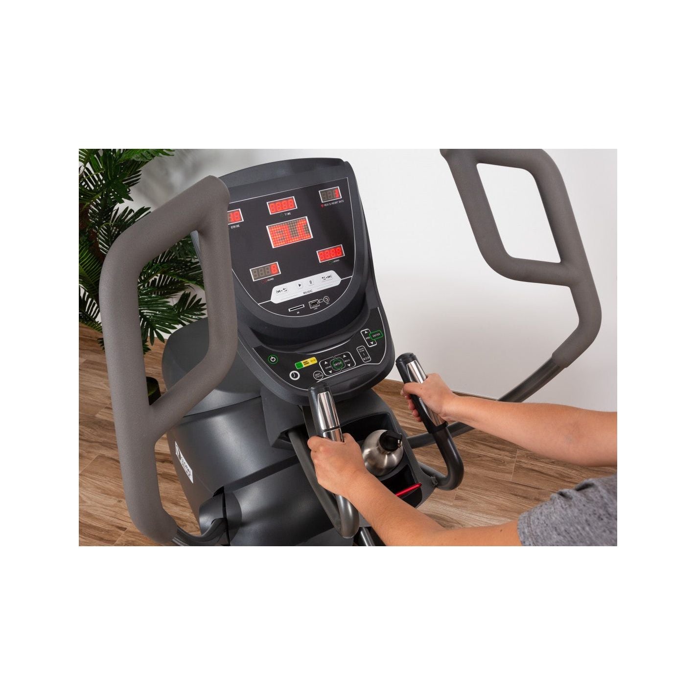 EKA CROSS-TRAINER