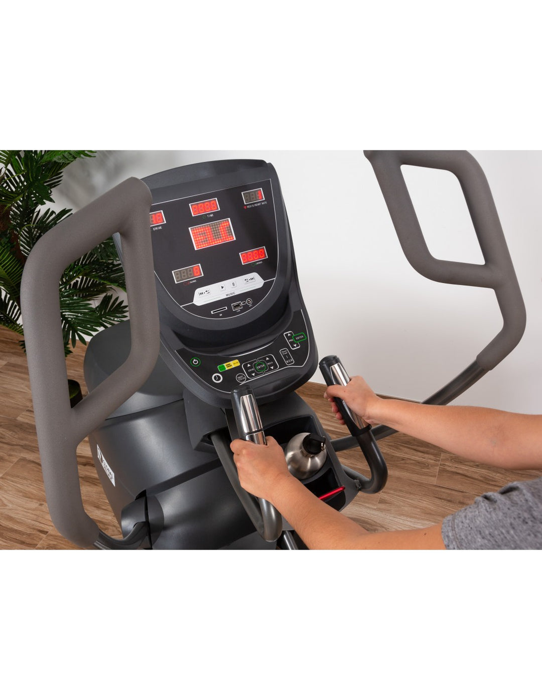 EKA CROSS-TRAINER